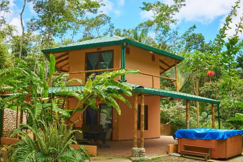 Bed & Breakfast Manoas Luxury Camping And Rentals Uvita