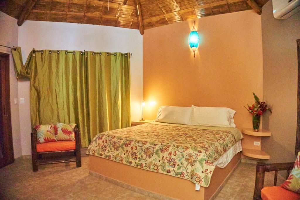 Manoas Luxury Camping And Rentals 3*