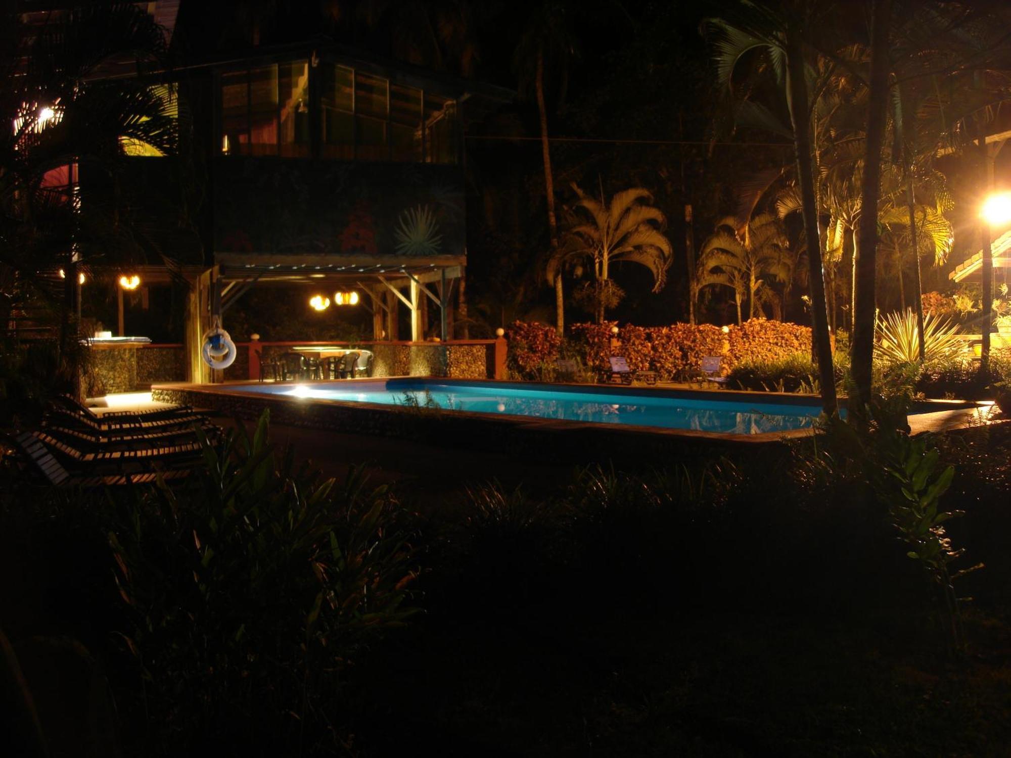 Hotel Perla Negra Beach Front 3*