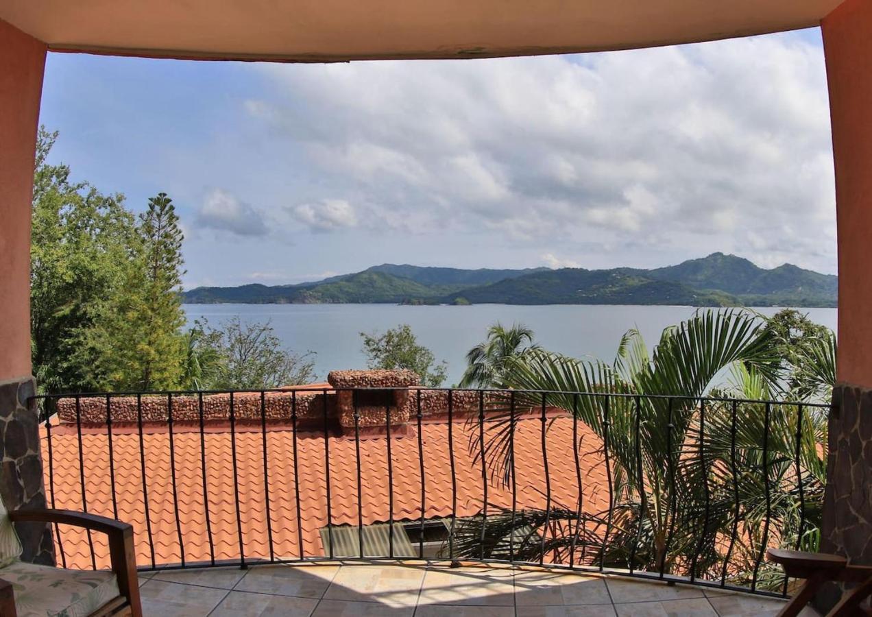 Room-style Ocean-view Unit In Flamingo With Pool Apartment
