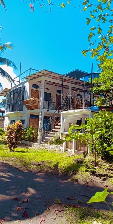 Pura Natura Beachfront *