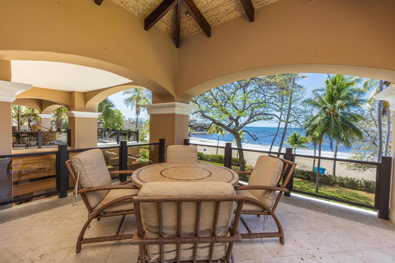 Villa Incomparable 5-bd Beachfront Mansion - Daily Maid Incl *