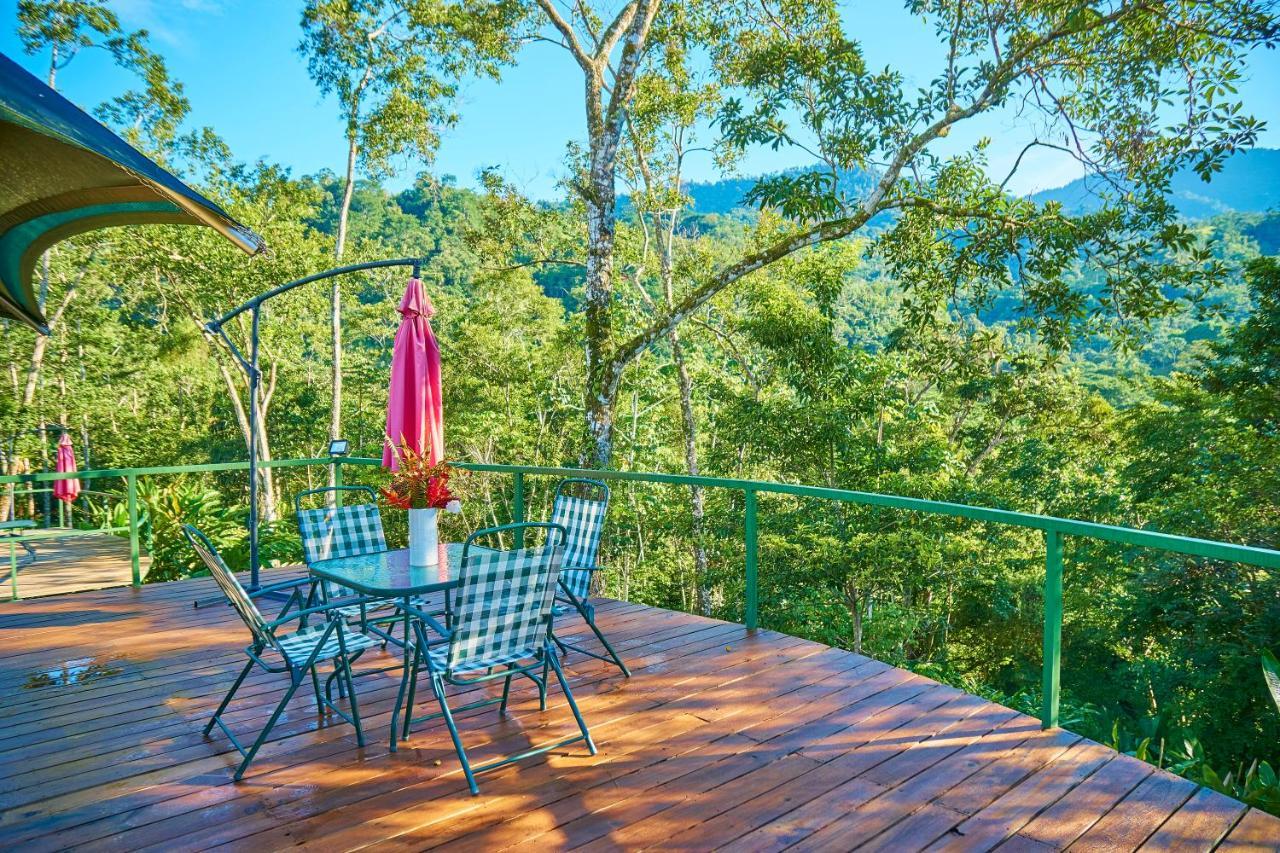 Manoas Luxury Camping And Rentals