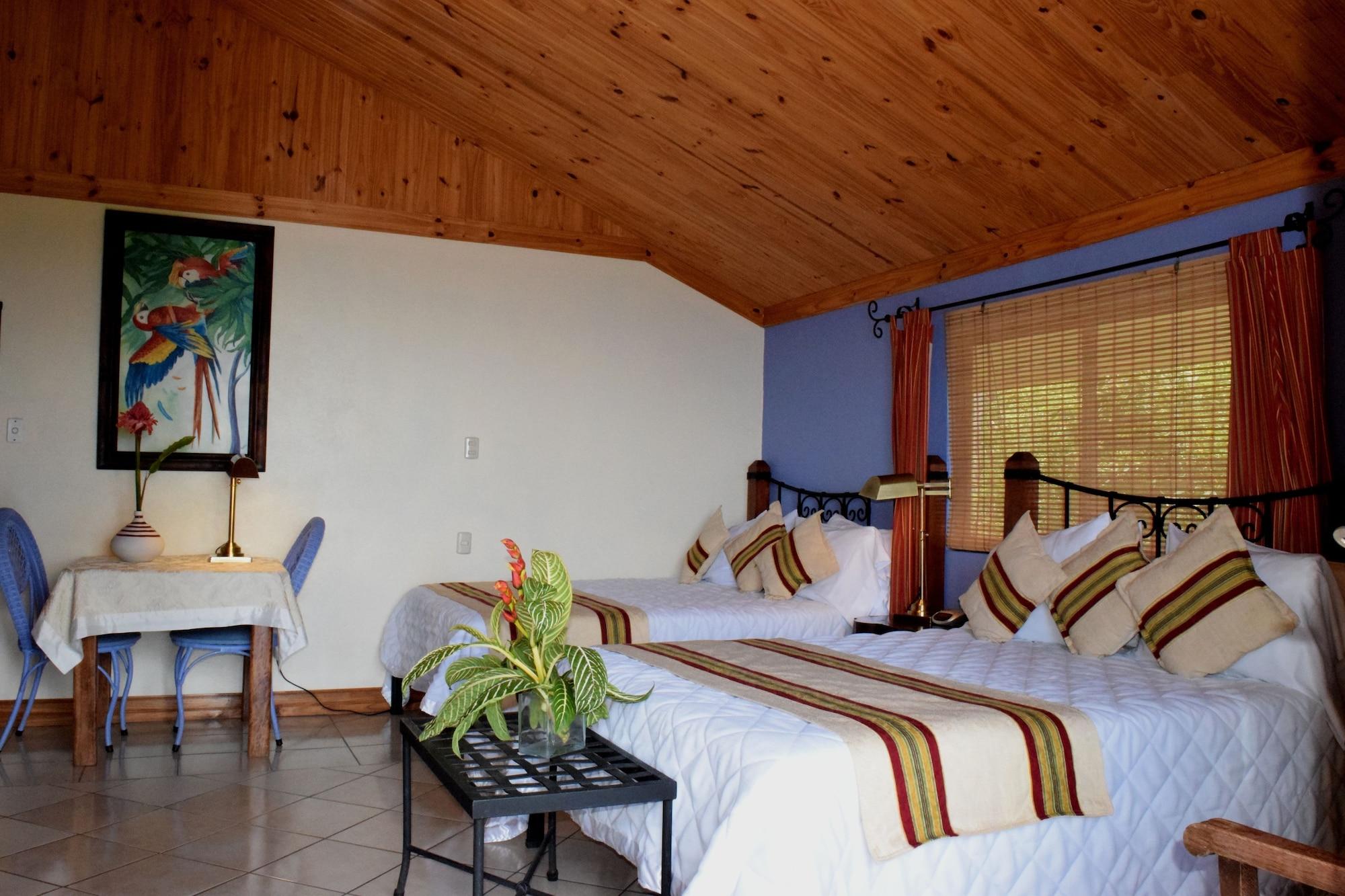 Guayabo 3* Santa Cruz (Cartago)