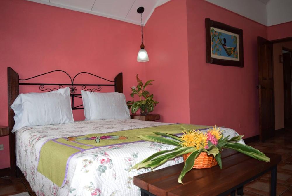 Guayabo Hotel