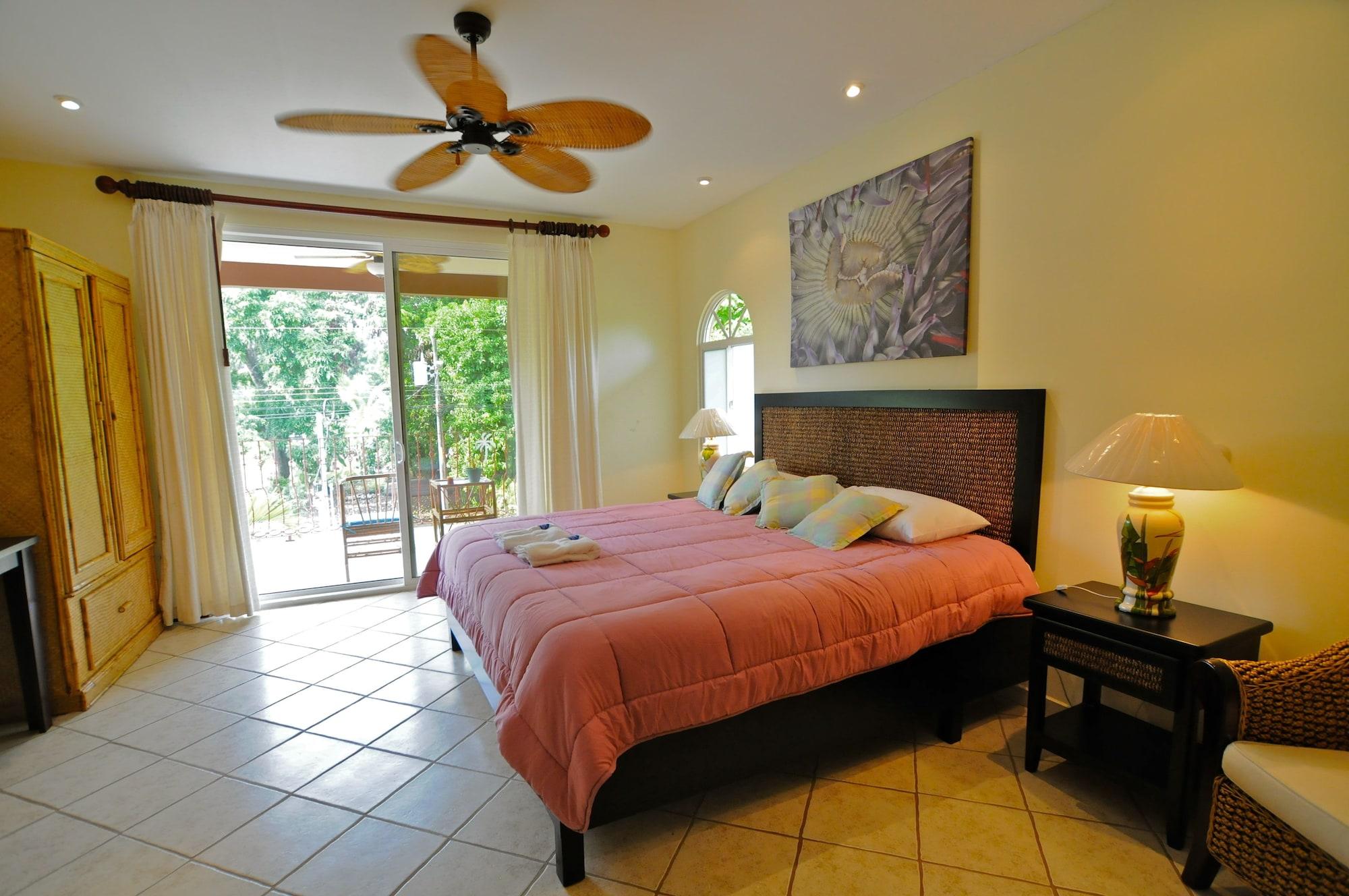 Cocomar Beachfront Hotel Parrita