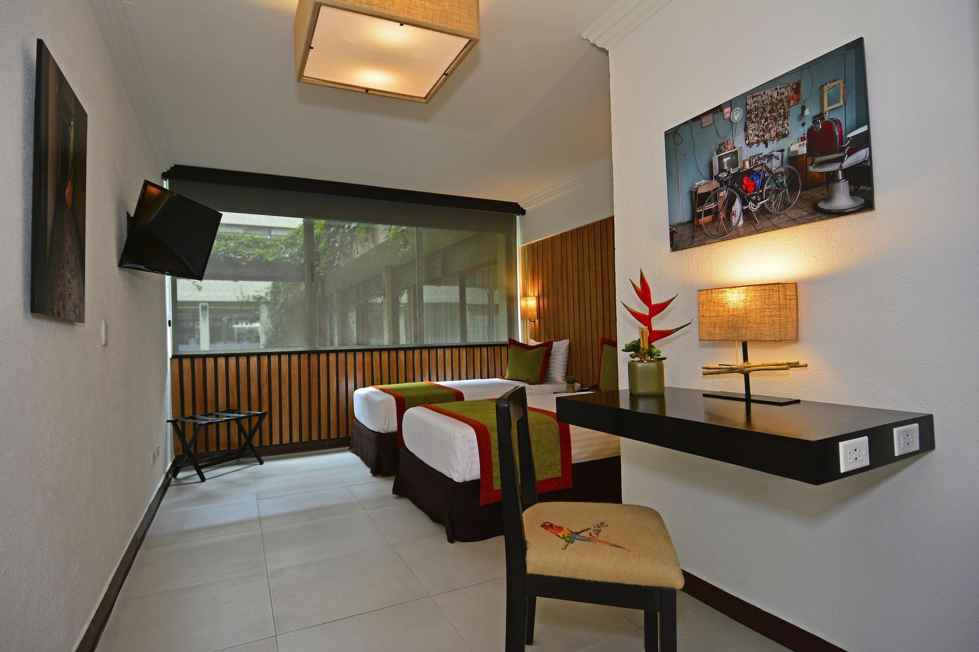 Autentico Hotel 4*