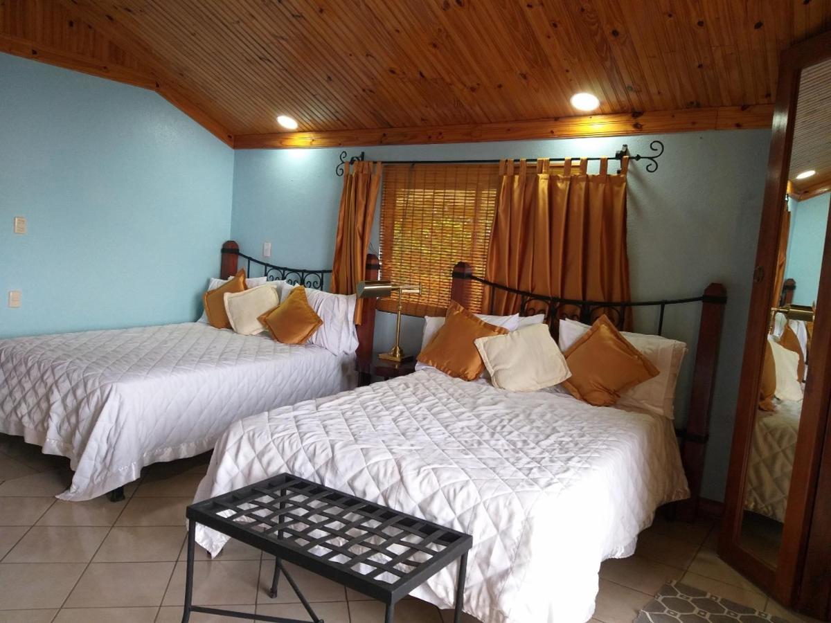 Guayabo 3* Santa Cruz (Cartago)