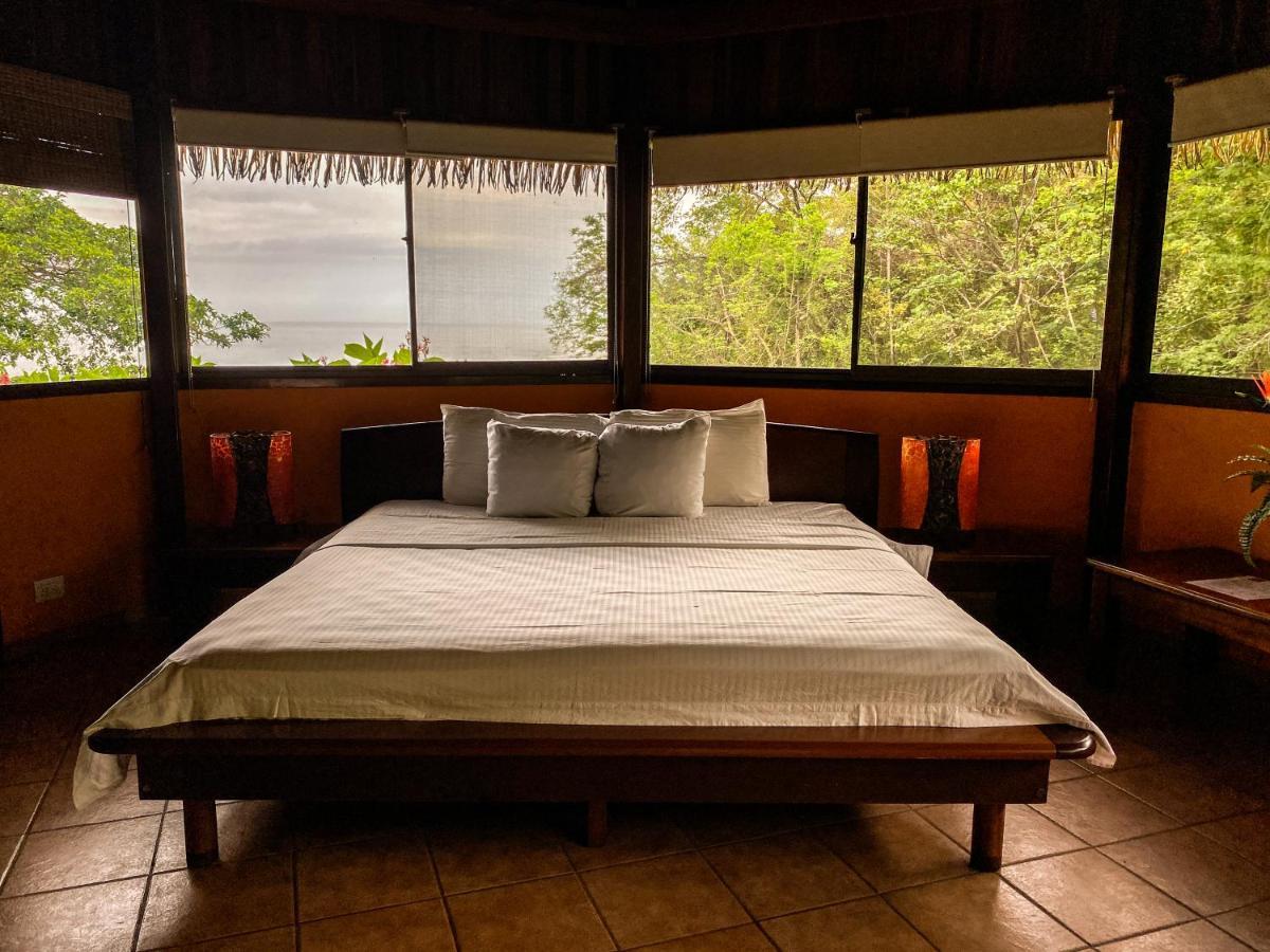 Vista De Olas Hotel 4*