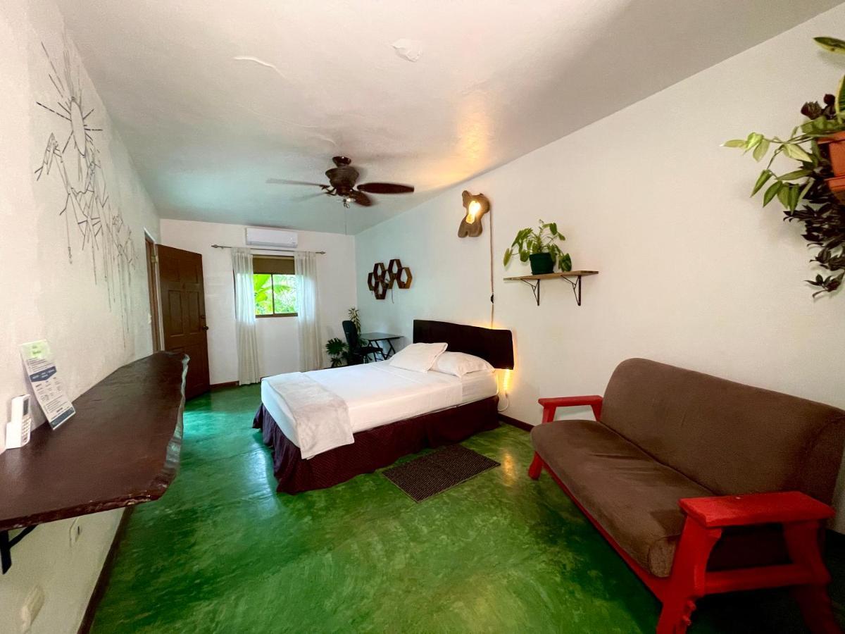 Jacquelina Hotel