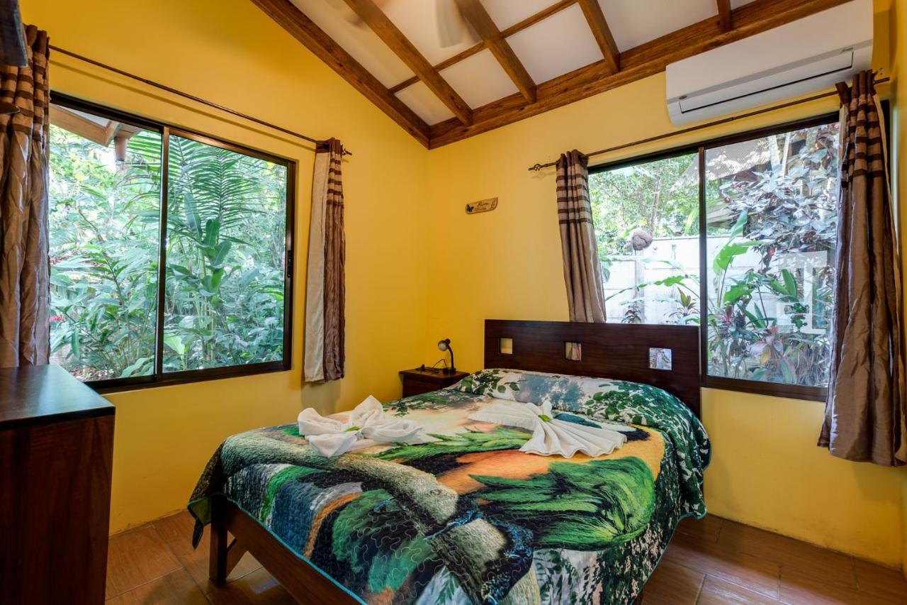 Tropical Uvita