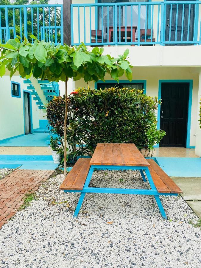 Diversion Tropical Hotel