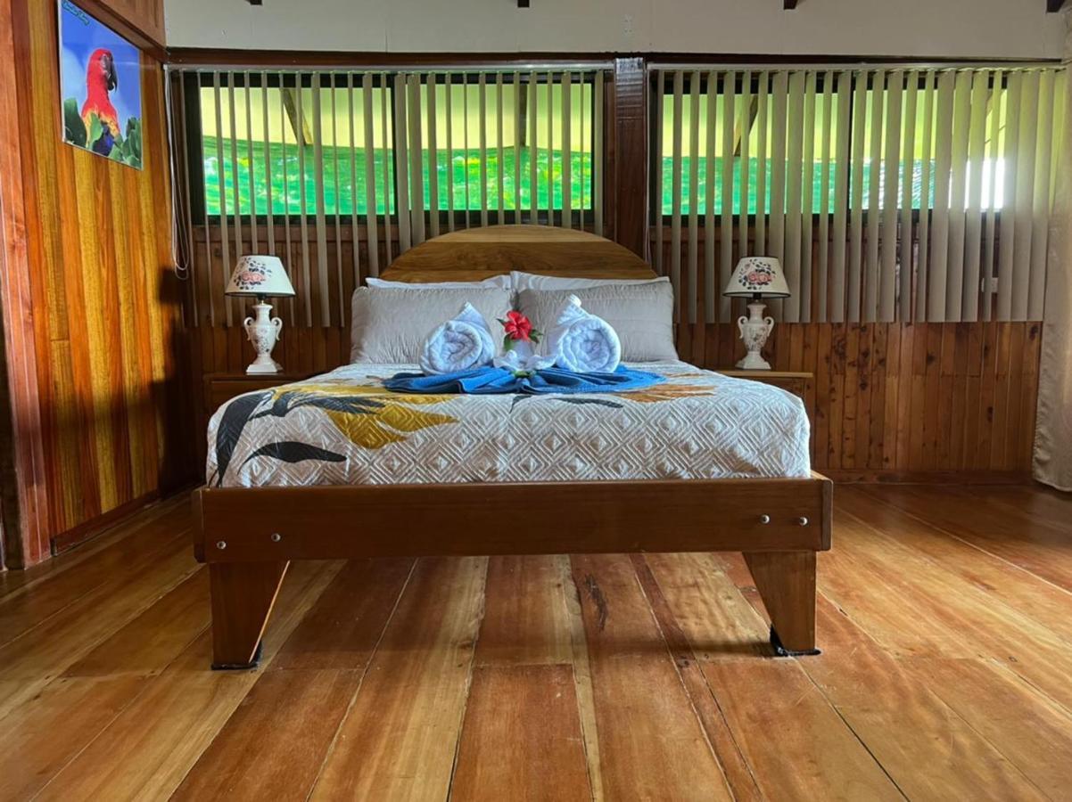 Cabana Ara Macao Lodge