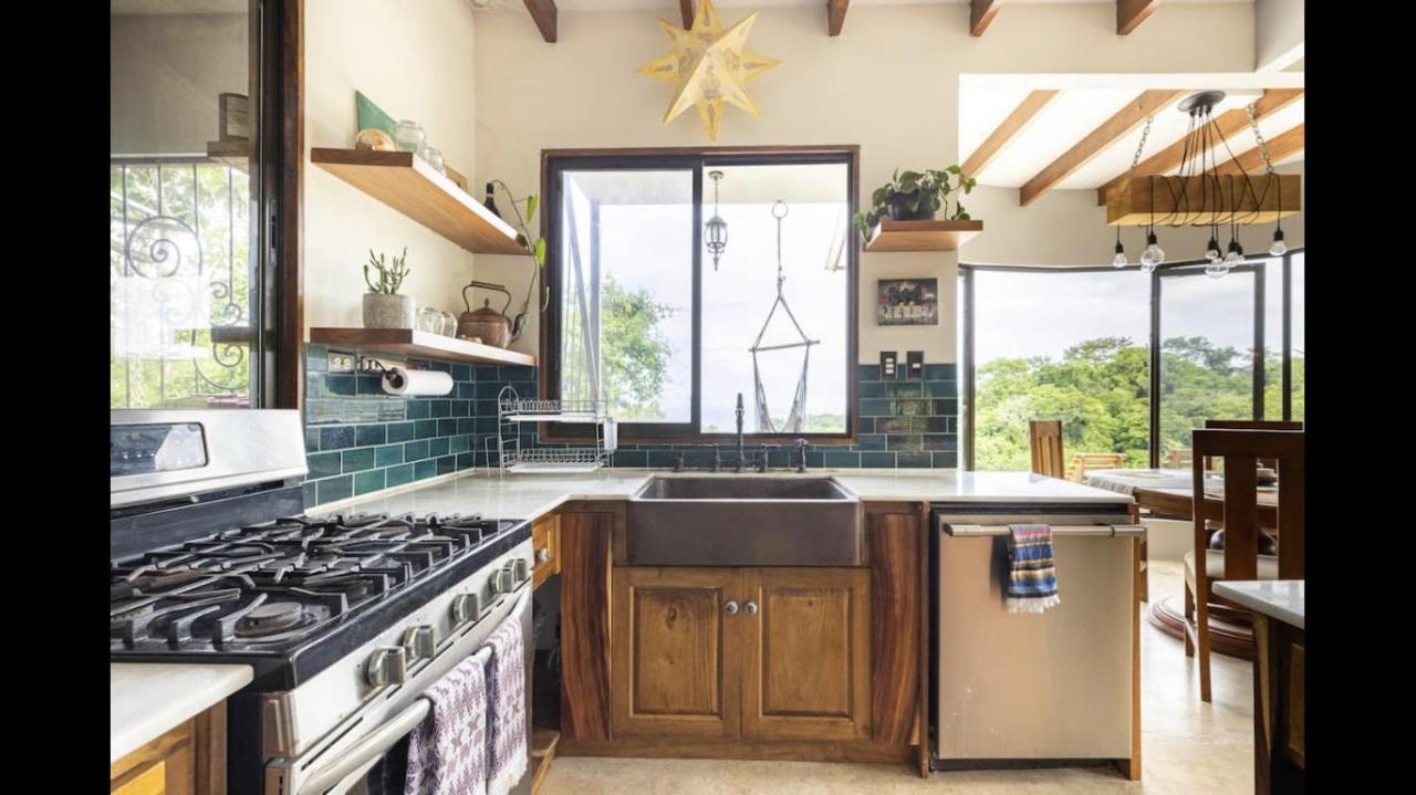 Private In With Ocean View Holiday home *
