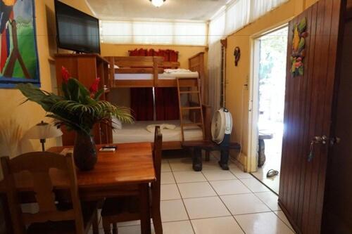 Cabinas Jimenez Hotel *