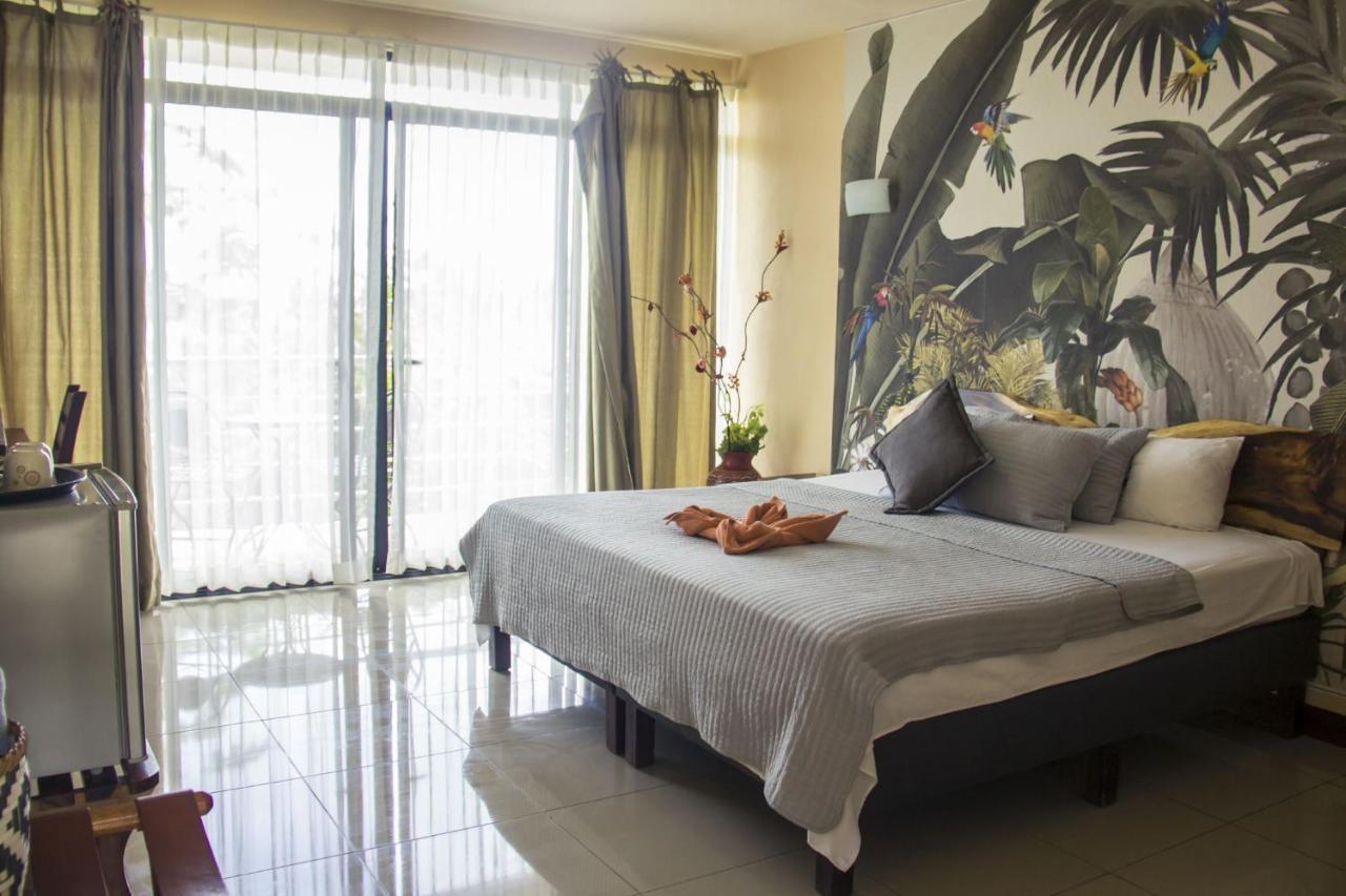 Sunshine Sanctuary Boutique Jungle