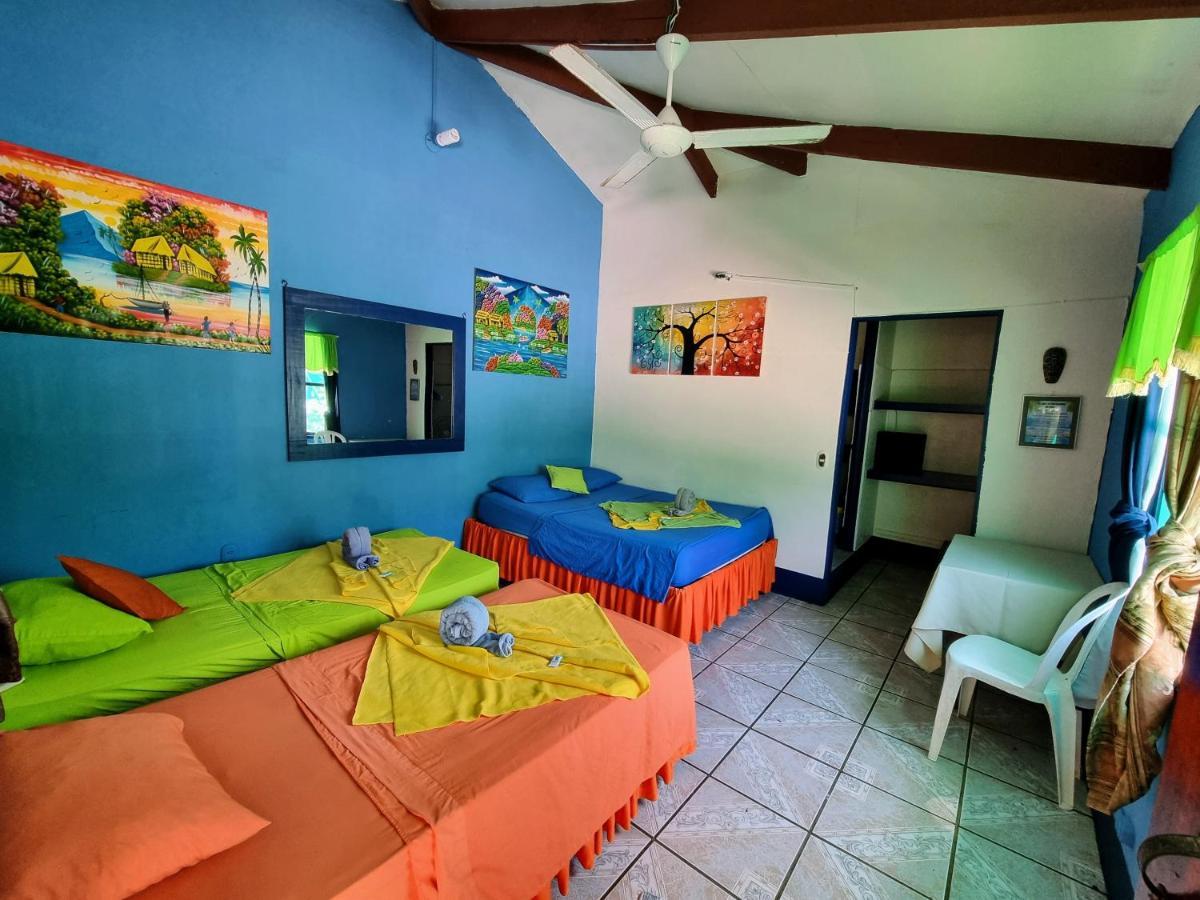 Cabinas Natural Hostel