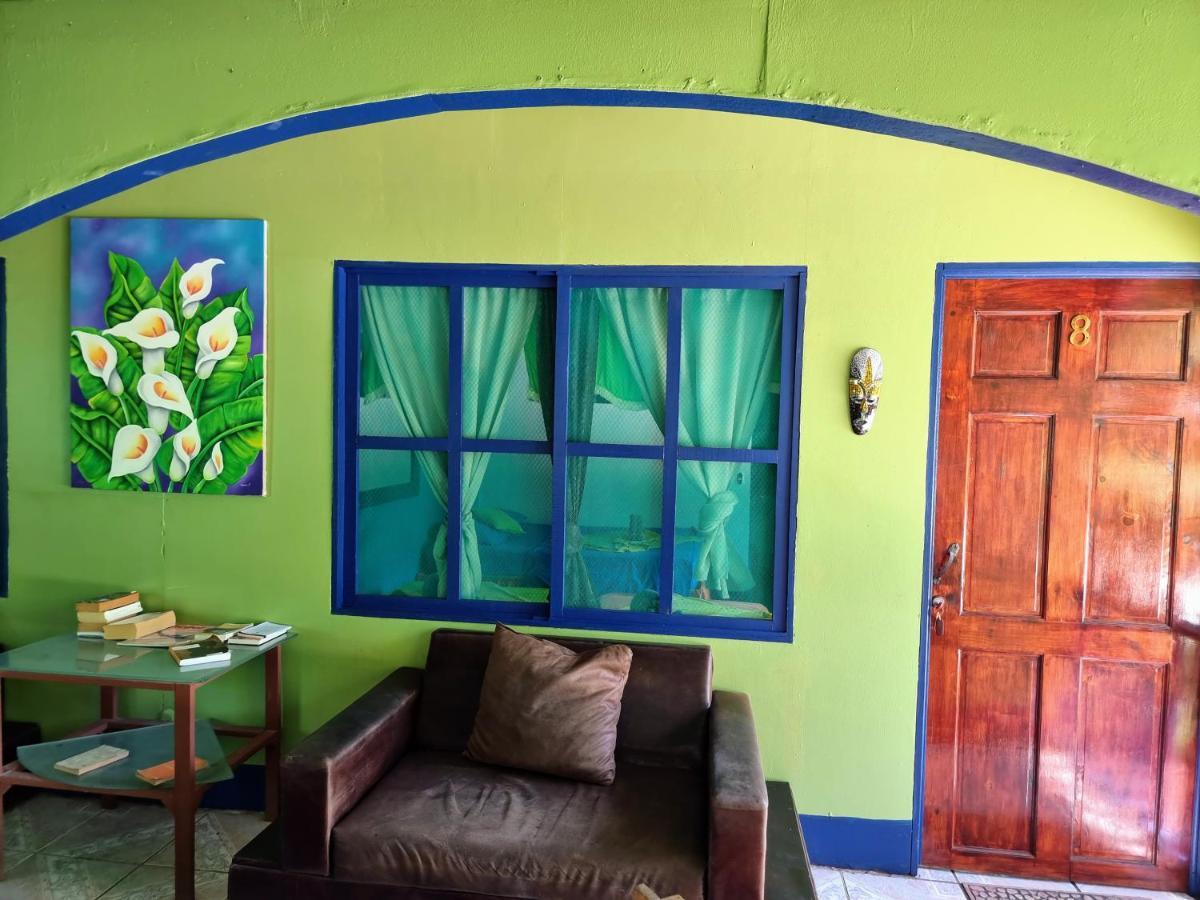 Cabinas Natural Hostel *