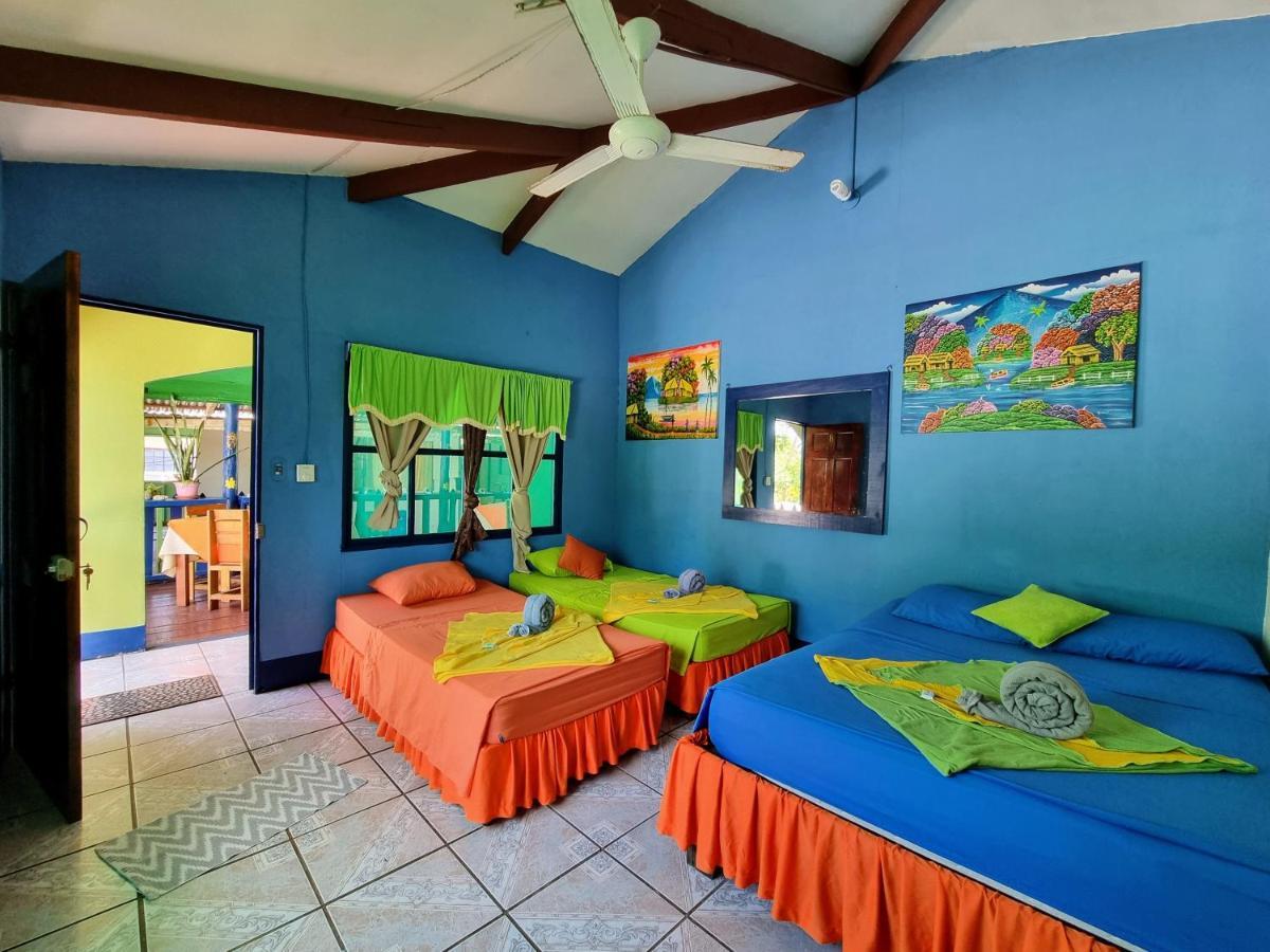 Hostel Cabinas Natural Tortuguero