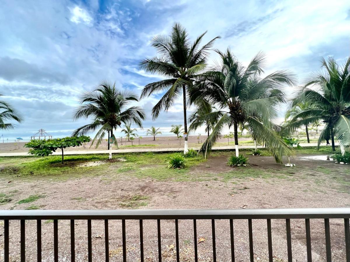 Beachfront Bahia Encantada L1