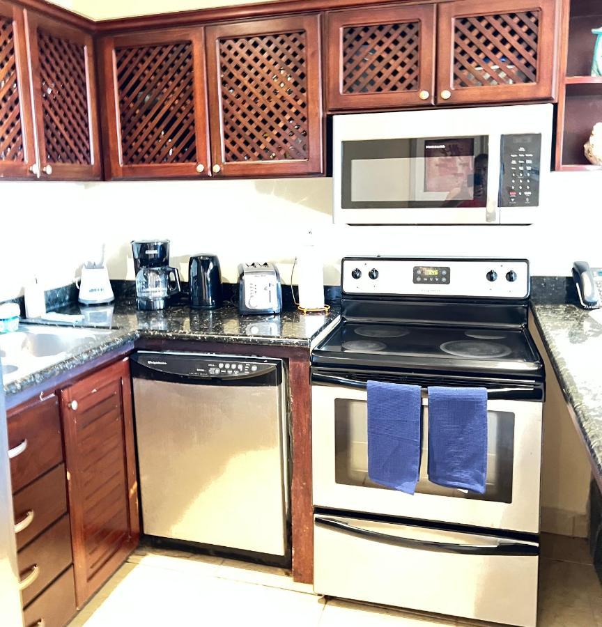 Beachfront Bahia Encantada L1