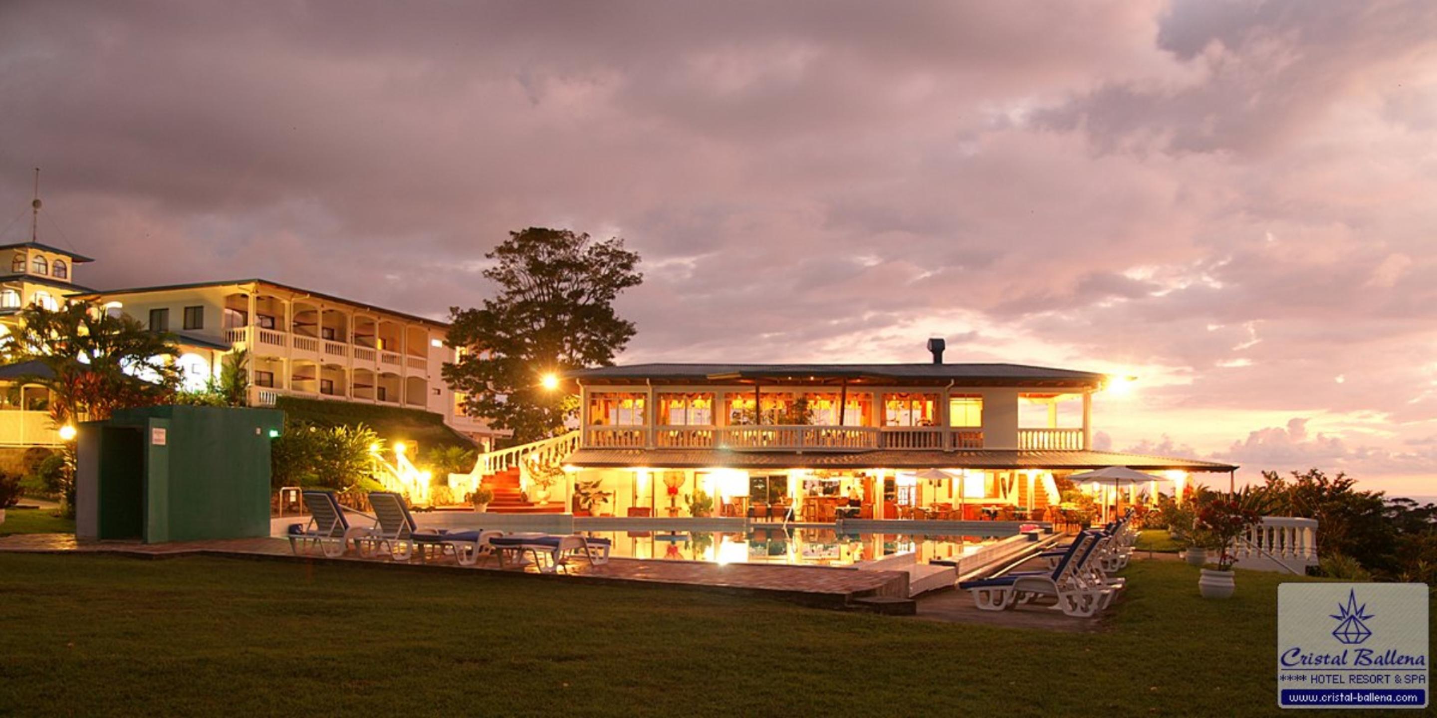 Cristal Ballena Boutique & Spa Hotel 4*