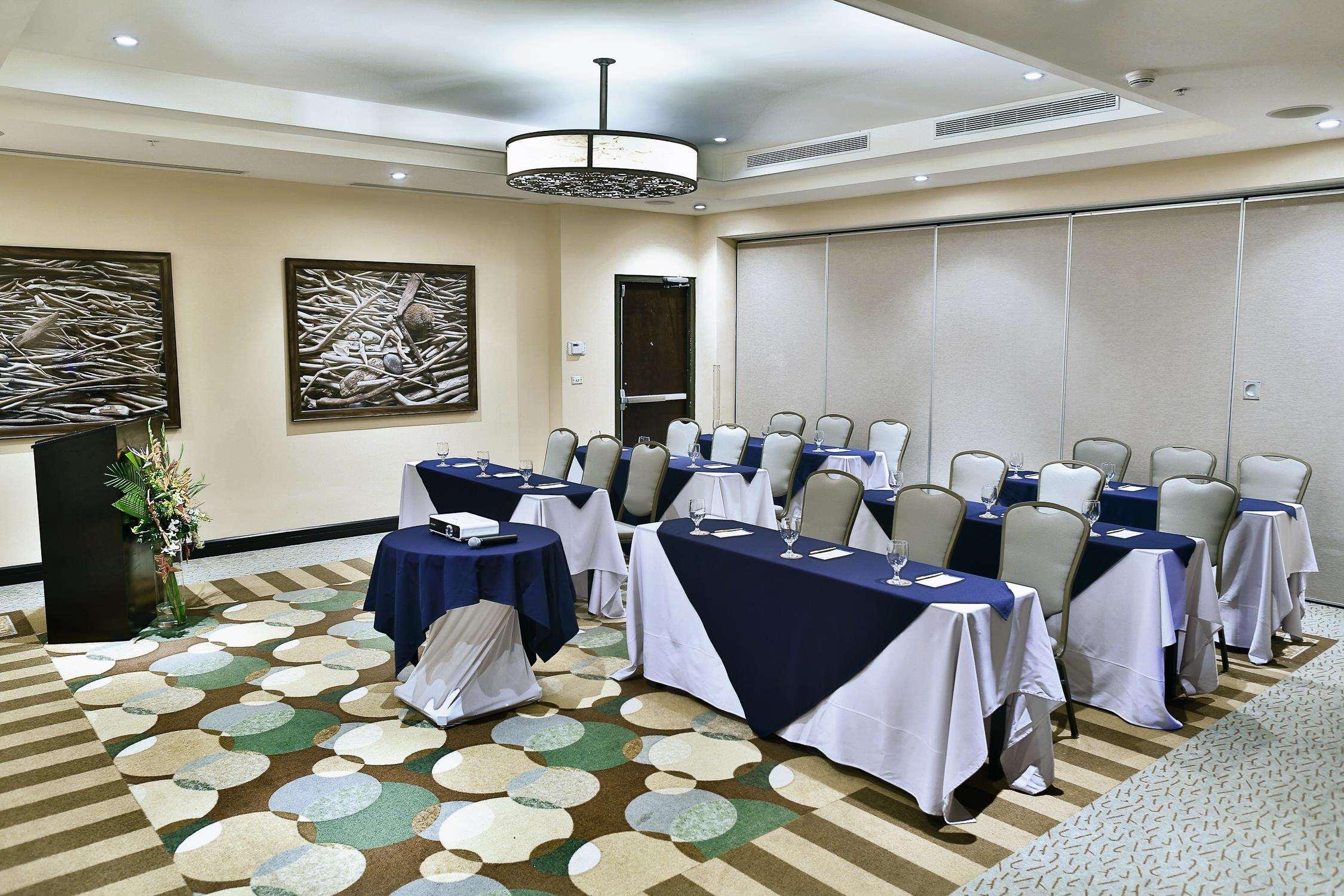 Hilton Garden Guanacaste Airport 3*