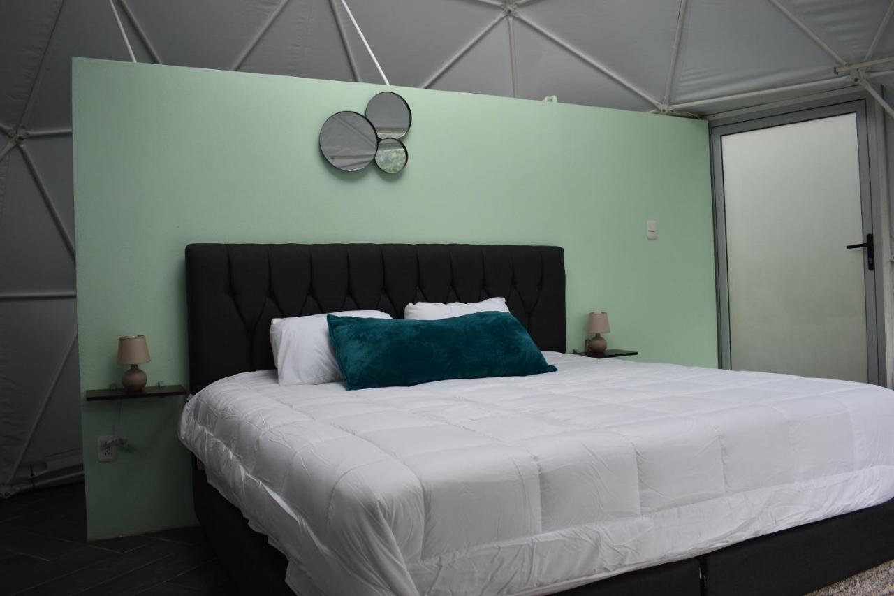 Roble Coral Glamping Bed & Breakfast