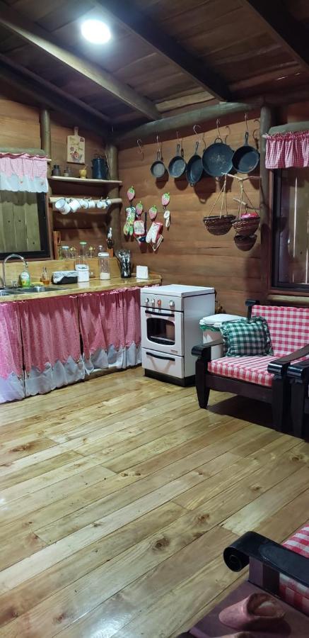 Log Cabin In Tinamaste Valley, Habacuc Woods, Baru *