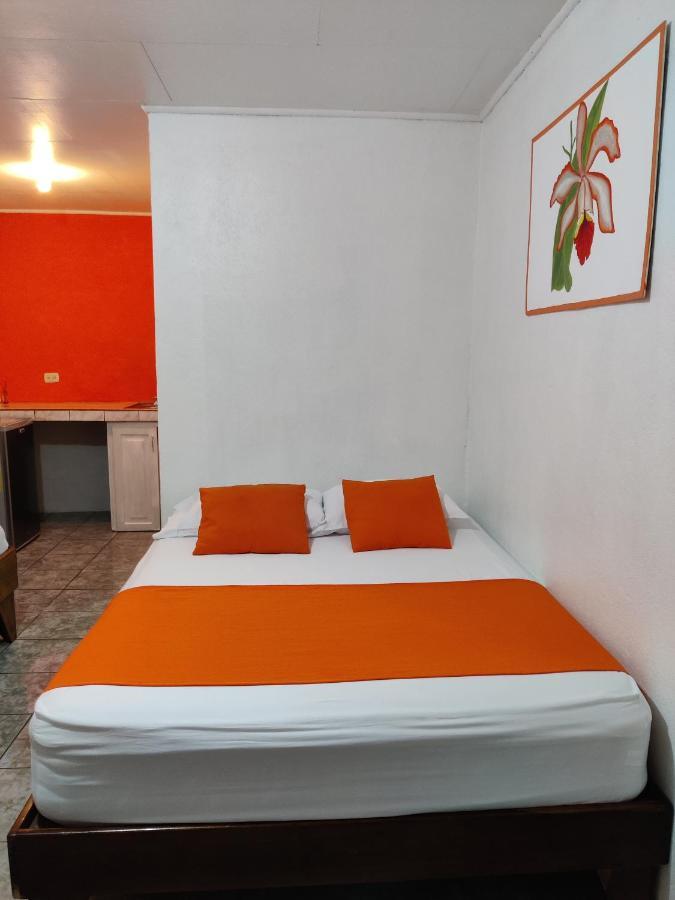 Cabinas Maritza Bed & Breakfast *