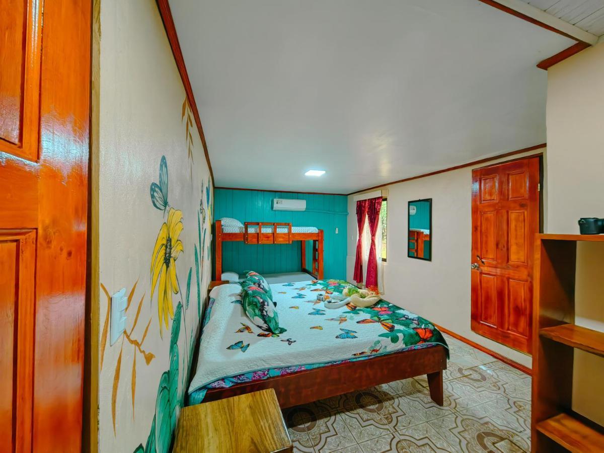 Hotel Gitana Corcovado, Y Tour Operador