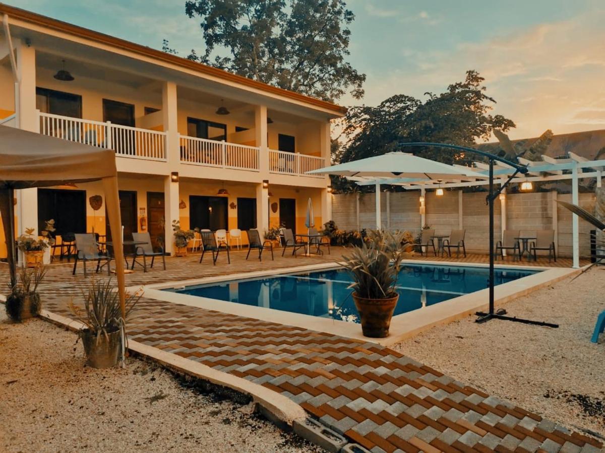 Hotel Cabinas El Colibri 3*