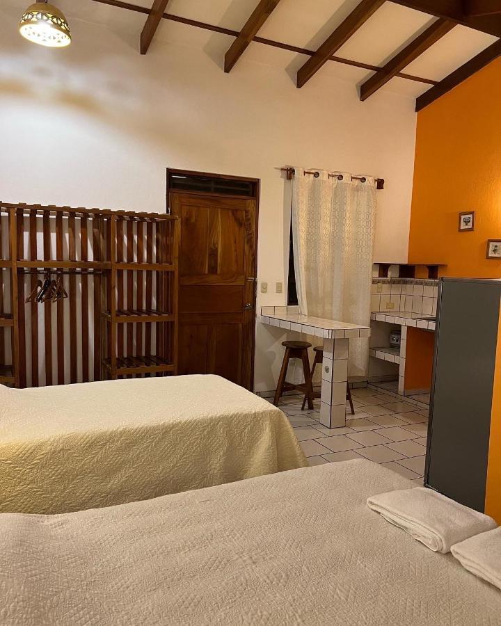 Hotel Cabinas El Colibri Puerto Carrillo