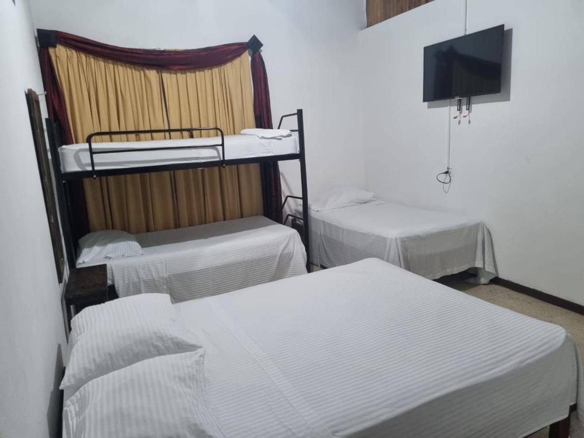 Cristina - Familiar Bed & Breakfast Tambor (Puntarenas)
