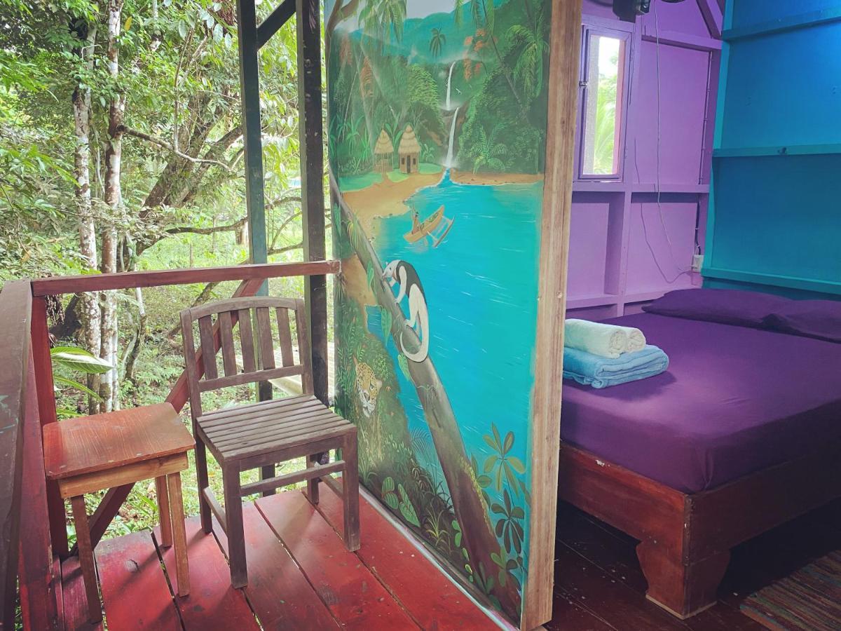 Hidden Jungle House Homestay *