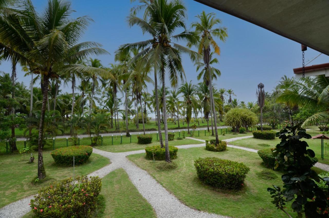 Cocomar Beachfront Hotel 4*
