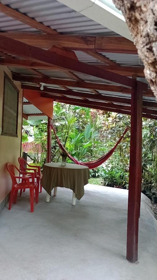 Cabinas Algebra Hostel Cahuita