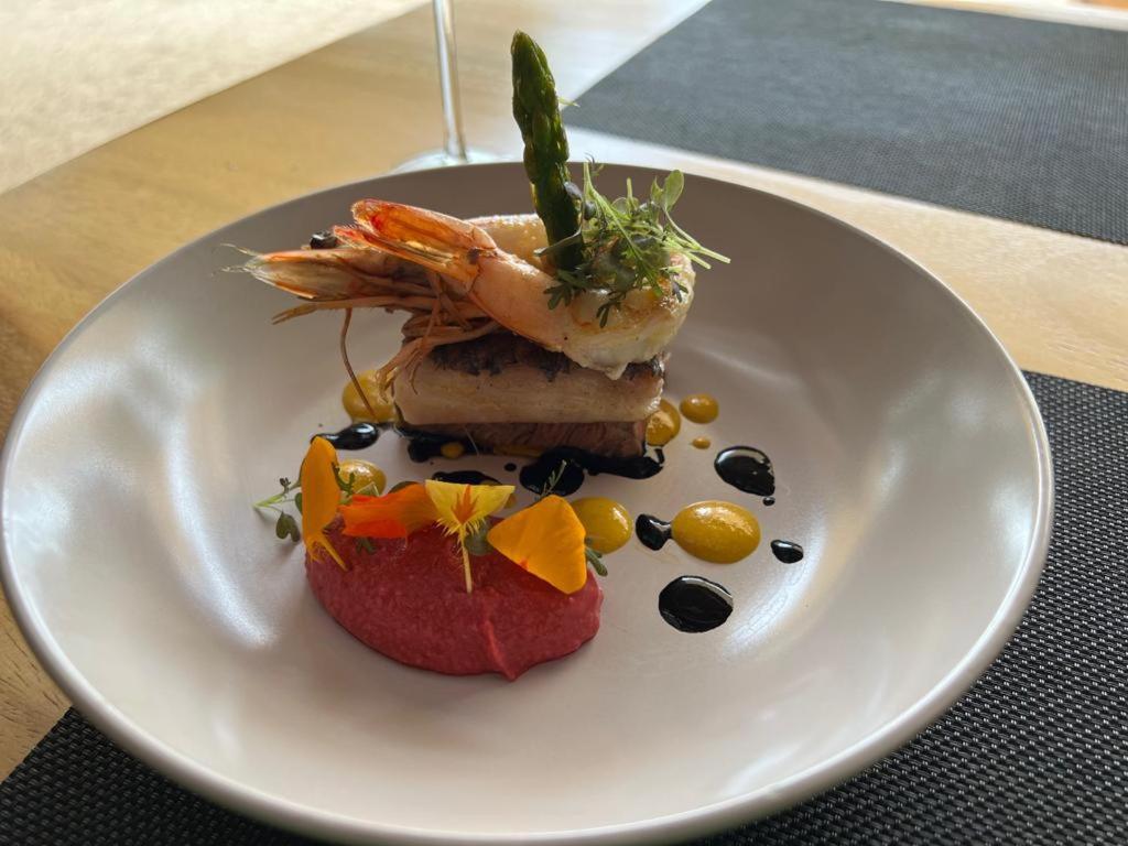 Cafe De Playa Front Hotel Coco