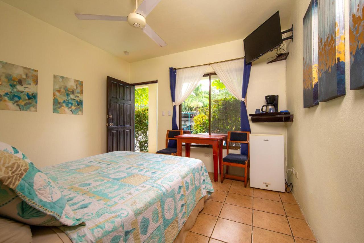 Diversion Tropical Hotel 2*