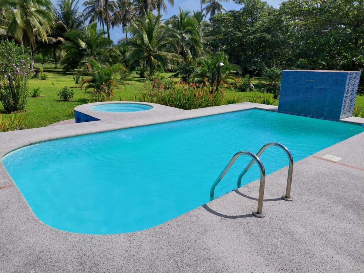Rankins Eco-lodge Tortuguero