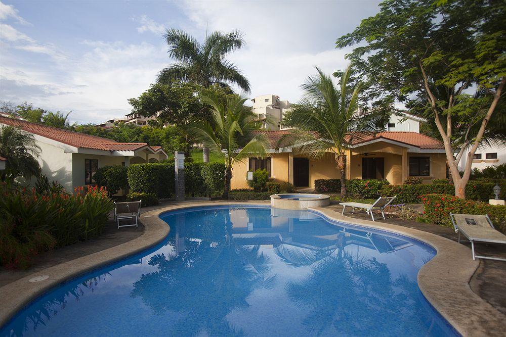 Tropical Gardens Coco Sunset Hill Apartment *