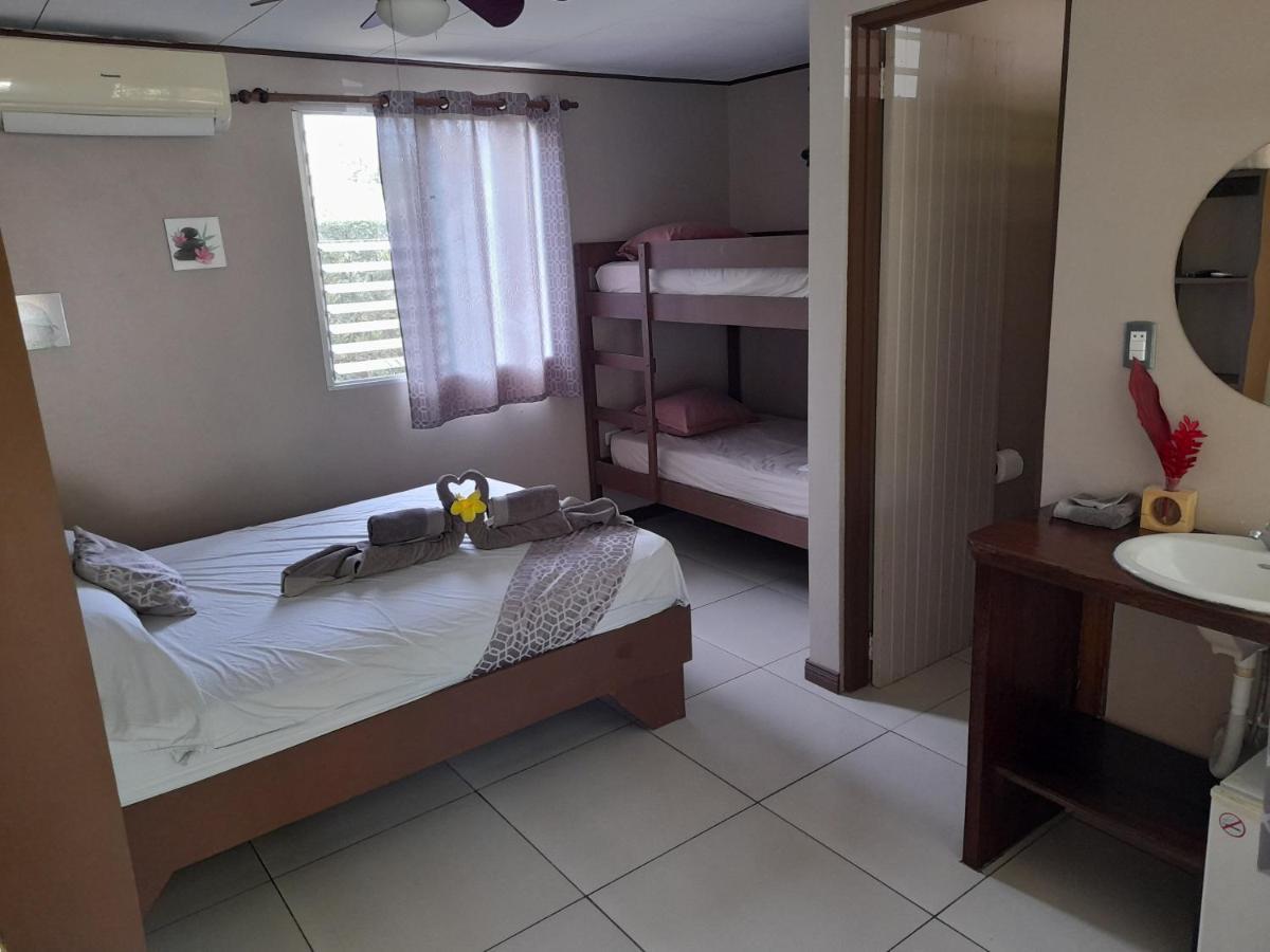 Bed & Breakfast Hotel El Colibri Rojo - Cabinas - Le Colibri Rouge Cahuita