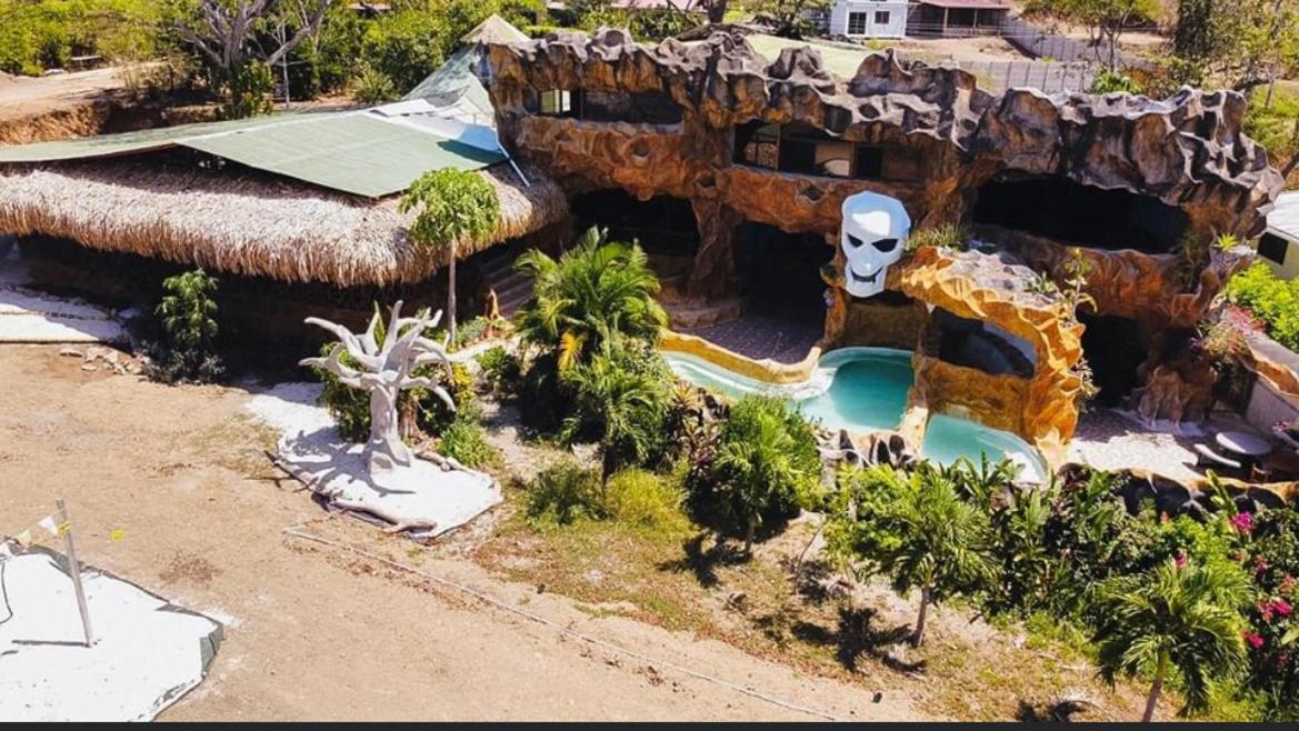 La Perla Negra Eco Pirate Hotel *