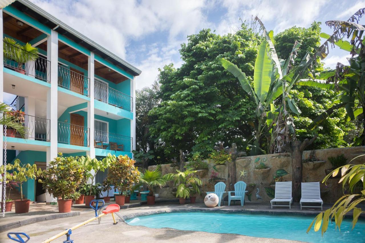 Hotel The Blue &