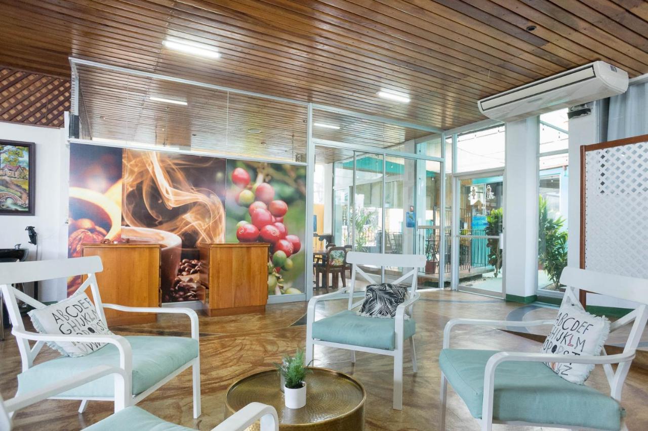 Hotel The Blue & La Fortuna