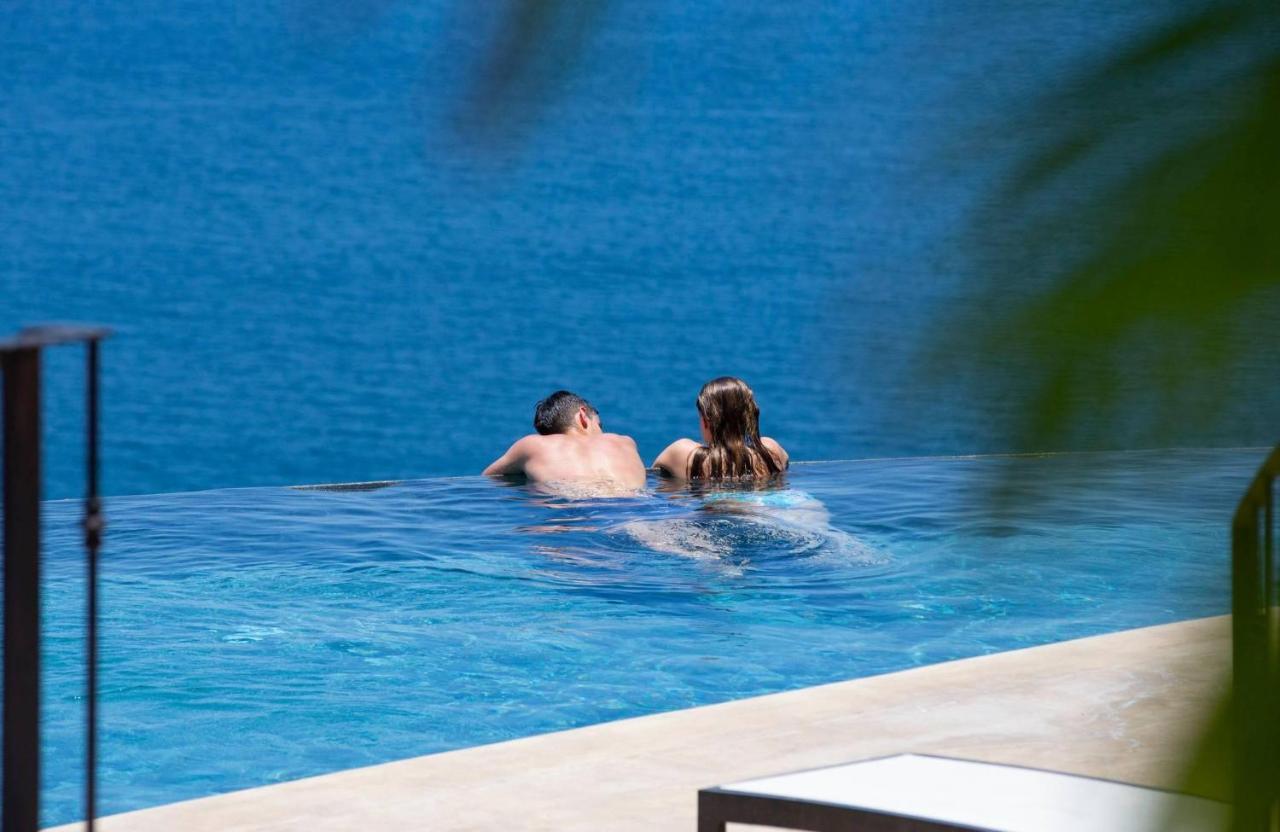 360 Splendor Del Pacifico Residences