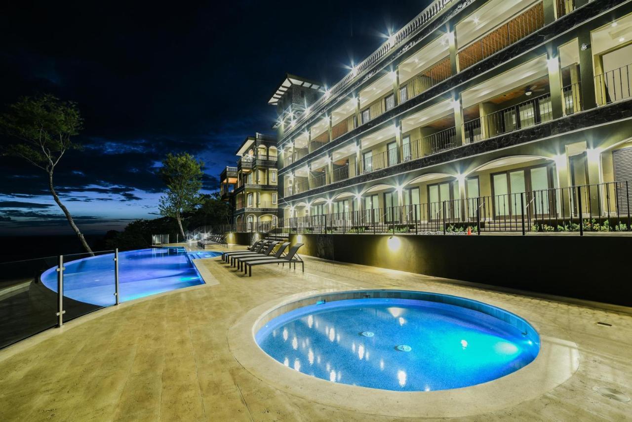 360 Splendor Del Pacifico Residences Hotel