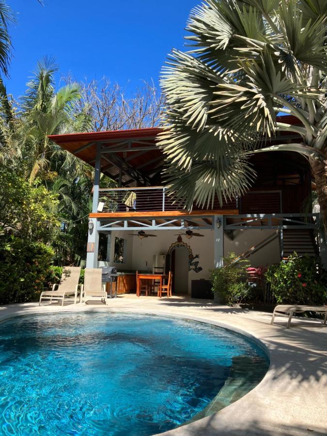 Tortuga Lodge *