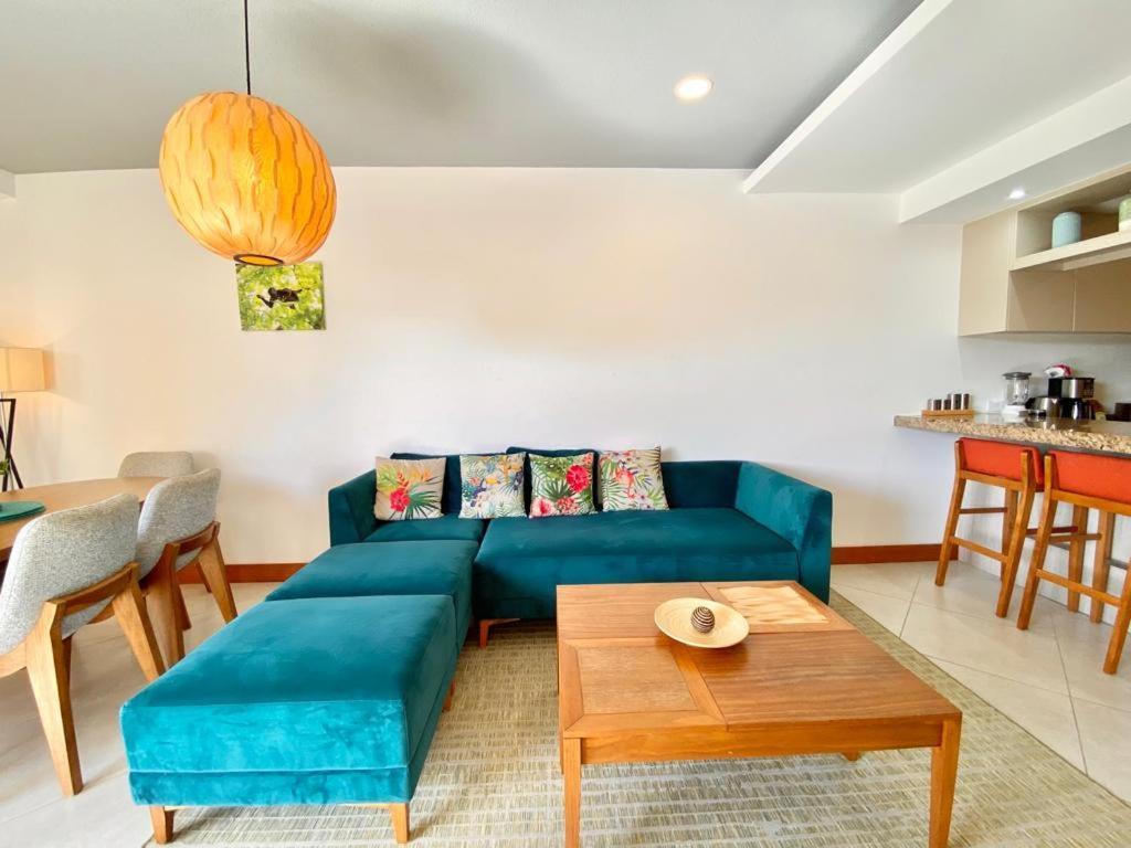 Apartment Tropical Luxury 2bdr - Pool View - At The Tamarindo