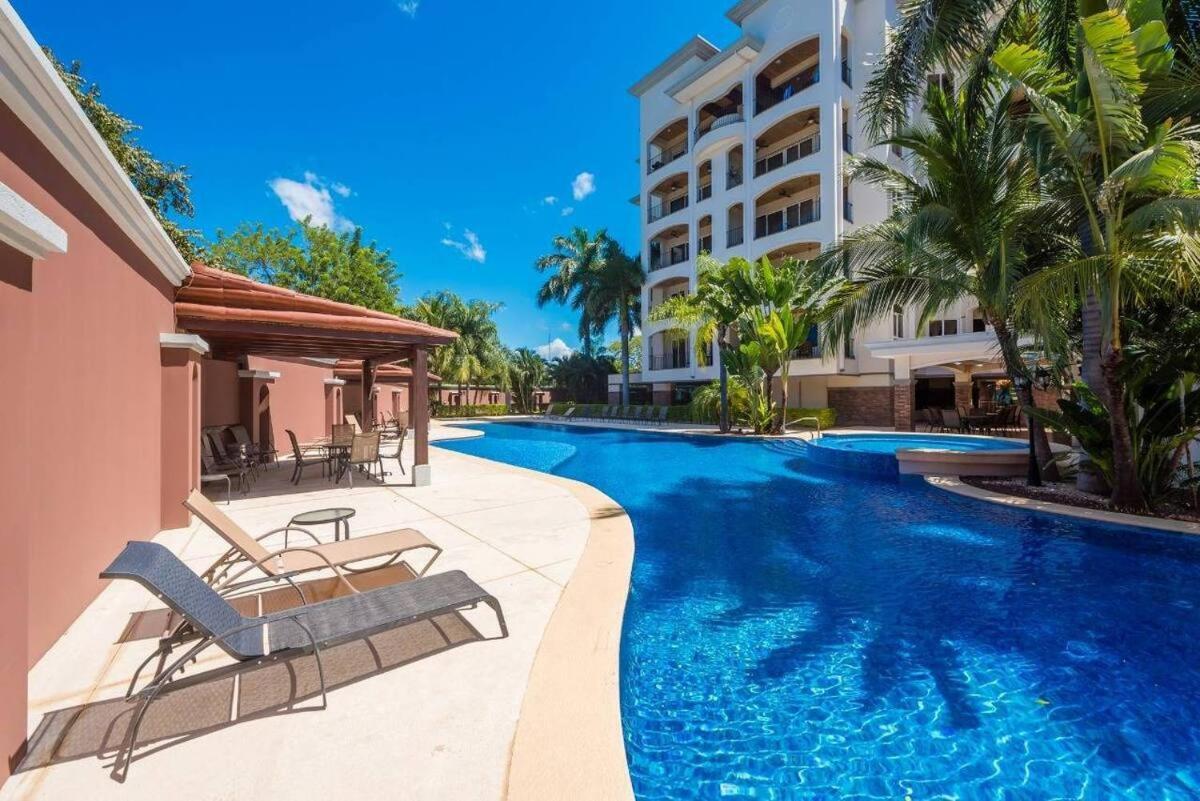 Tropical Luxury 2bdr - Pool View - At The